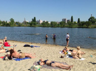 Экзотический отдых: на озере в Киеве видели... питонов (фото)