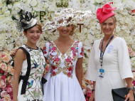 Стартовали Королевские скачки в Аскоте: дамы соревнуются в оригинальности шляпок (фото)