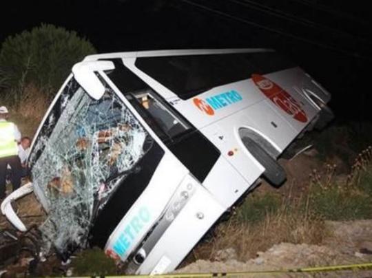 В Турции разбился автобус с туристами, много пострадавших