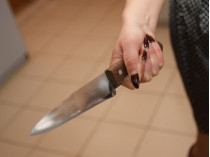 женщина с ножом