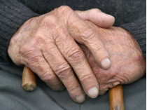 Бывший главврач задушил 79-летнюю супругу за то, что обозвала его москалем