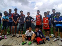 9 дней в пещерах: пропавшие в пещере Таиланда школьники обнаружены живыми 