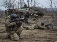На Донбассе за сутки ранены трое украинских военных