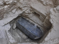 В Египте обнаружили загадочный гигантский саркофаг (фото)