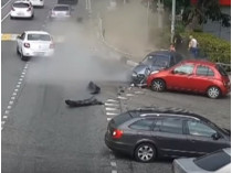 В Сочи водитель авто сбил толпу пешеходов: есть жертвы (видео)