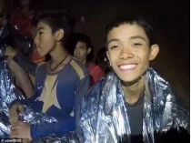 Дети в пещере в Таиланде