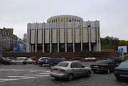 Музей ленина (ныне украинский дом) планировали построить на том месте, где сейчас стоит восстановленный михайловский златоверхий собор
