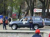 Вчера на улице дмитриевской в центре столицы налетчики, напав на водителя иномарки, украли из машины 200 тысяч долларов
