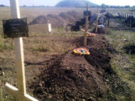 В "ДНР" оскверняют могилы боевиков, — СМИ