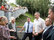 Кличко открыл уникальную лестницу с Пейзажной аллеи на Подол — в урочище Гончары-Кожемяки