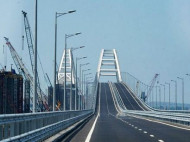 Машин не видно: в сети появилось показательное фото Крымского моста