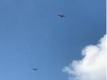 В Мариуполе пролетели военные штурмовики и ударный вертолет