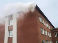 В Одесской области от удара молнии вспыхнула школа