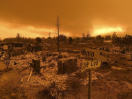 Огненный смерч в Калифорнии: десятки тысяч американцев покинули свои дома (фото, видео)