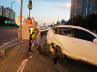 В Киеве авто на "еврономерах" протаранило внедорожник: пьяный водитель пытался сбежать (фото)