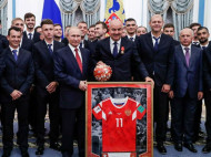 Ничего не выиграли: российские спортсмены ополчились из-за награждения Путиным сборной по футболу