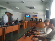 Суд по госизмене Януковича: адвокаты снова сорвали заседание