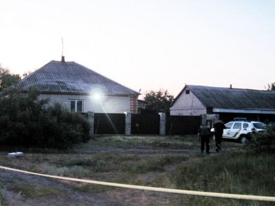 На Донетчине во двор дома проукраинского активиста бросили три гранаты (фото)