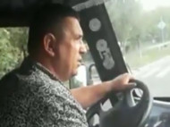 Под Киевом водитель маршрутки набросился на ветерана: сеть шокировало видео инцидента