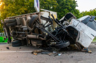 В Днепре «пьяный» грузовик раздавил две легковушки: двое погибших