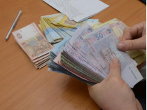 Кому из киевлян ко Дню независимости выплатят материальную помощь 