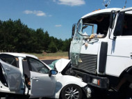 В Херсонской области столкнулись грузовик и автомобиль, погибли двое детей