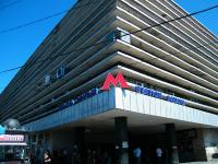 Голодавшие работники тбилисского метро возвращаются к работе