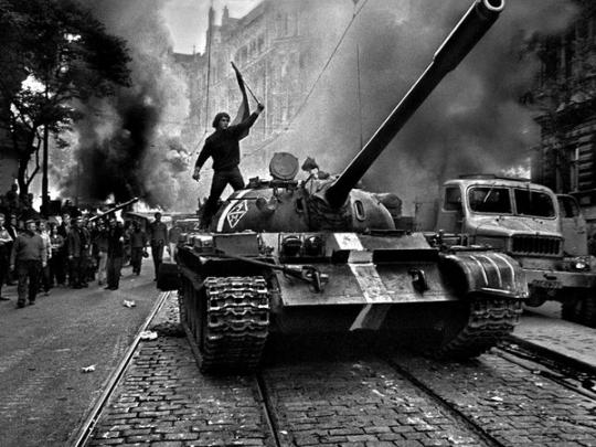 ввод советских войск в Прагу в 1968 году