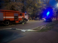 В Киеве хулиганы ограбили и сожгли книжный магазин: фото с места событий