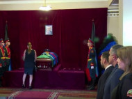 Хоронят в закрытом гробу: подробности и фото прощания с Захарченко