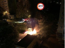 Поджог авто на Виноградаре в Киеве