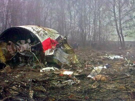 Обломки самолета Леха Качиньского