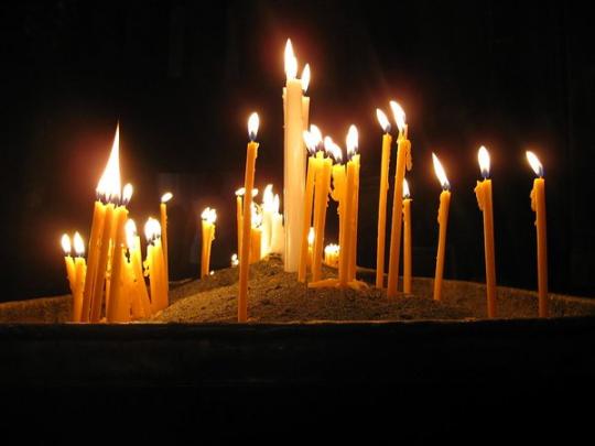 Горящие свечи