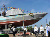 В Украине спустили на воду новый десантно-штурмовой катер для ВСУ: появилось видео 