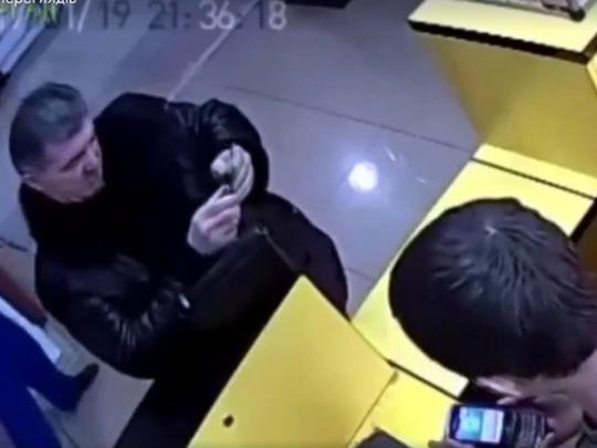 Артур Денисултанов «Динго» украл телефон в магазине