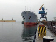 Появились фото кораблей "Донбасс" и "Корец" в порту Мариуполя