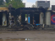 В Харькове ночью произошел масштабный пожар возле метро (фото)