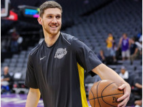 20 «трешек» подряд: украинец из НБА вызвал шквал восторга своей меткостью (видео)