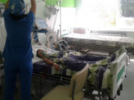 Вырванные волосы и сотрясение мозга: в Украине снова жестоко избили школьника
