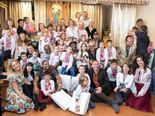 Кличко, Льюис и Холифилд произвели настоящий фурор среди киевских детей,&nbsp;— журналист