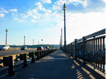 В Киеве частично ограничено движение по мосту Патона 