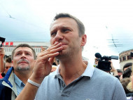 По всей России полиция задерживает сторонников Навального