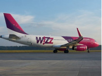 самолет компании Wizz Air