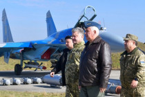 Порошенко и Полторак на аэродроме