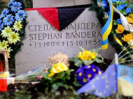 Немецкая полиция взялась за осквернителя могилы Бандеры