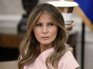 Самолет с Меланией Трамп на борту совершил экстренную посадку (фото, видео)