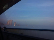 Киев окутало плотным туманом: в сети показали фото