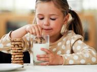 Магазинное молоко нельзя пить часто — это может привести к страшному заболеванию