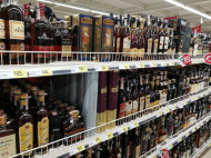 Из украинских магазинов исчезнут коньяк и шампанское: что изменится