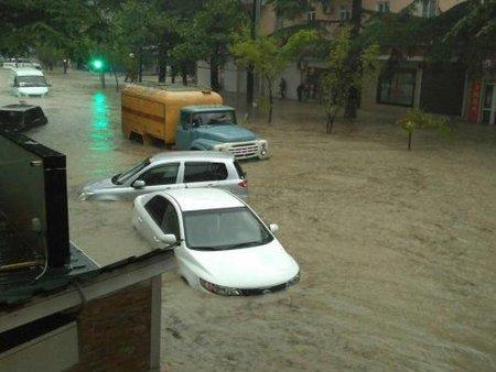Затопленные автомобили в Сочи